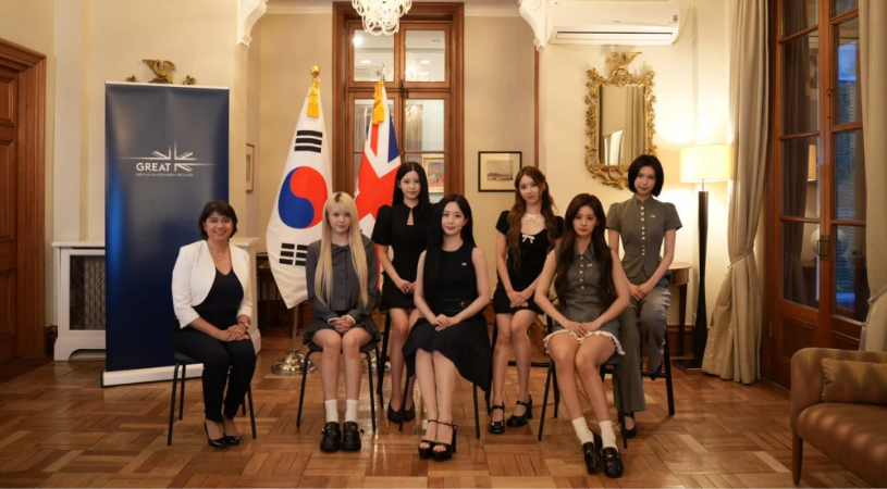 nmixx-assume-novo-papel-inspirador-em-campanha-internacional-voltada-para-meninas